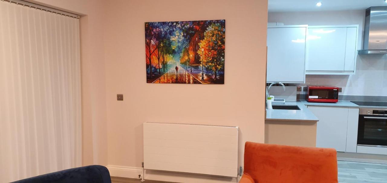 Garland Modern Spacious Apartment, Brentwood 1 Экстерьер фото