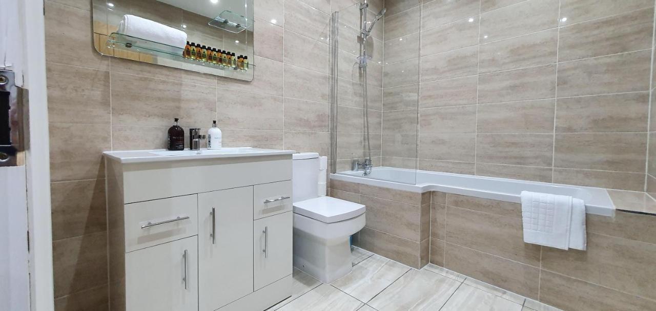 Garland Modern Spacious Apartment, Brentwood 1 Экстерьер фото
