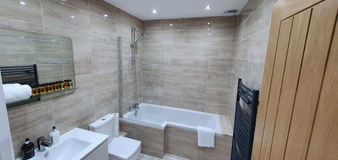 Garland Modern Spacious Apartment, Brentwood 1 Экстерьер фото